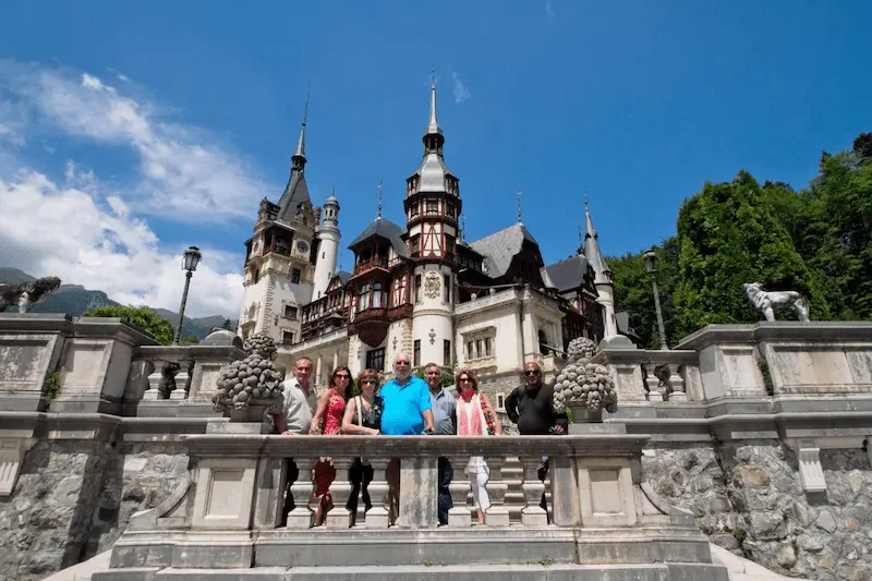 Tur Peles cu promenada regala si degustare